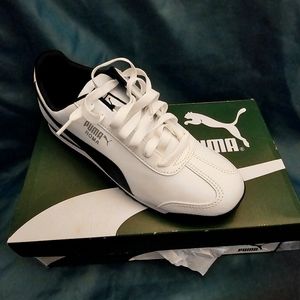 NWT Mens Puma Roma- Black on white